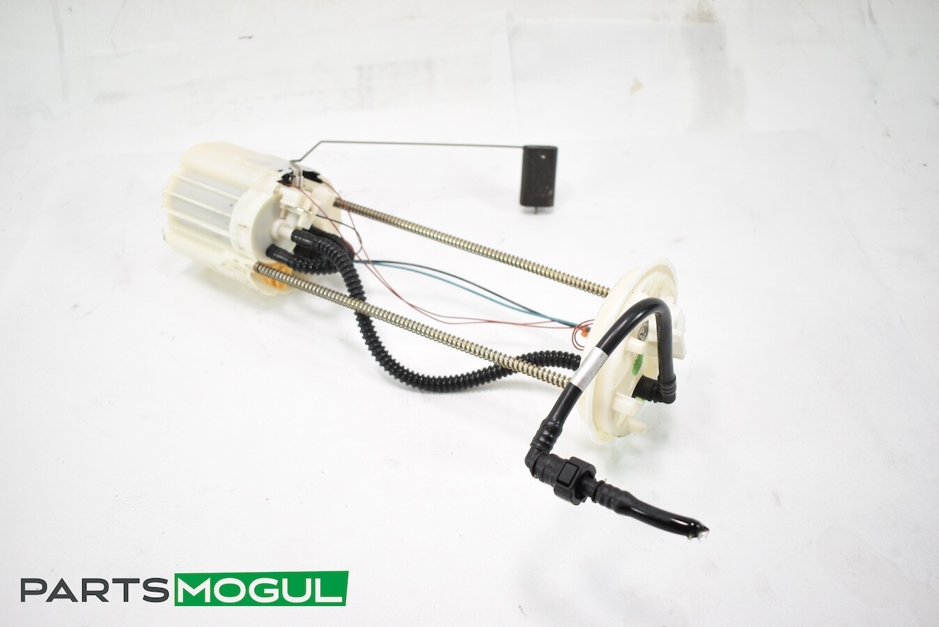 -6 Maserati Quattroporte M139 Single Style Fuel Pump Used P/N 214369