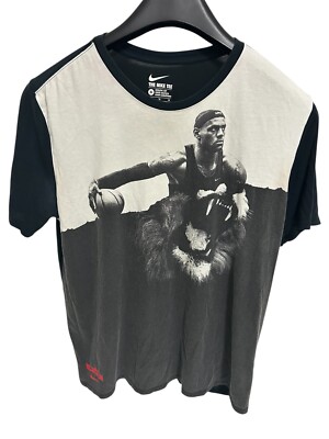Nike Lebron James The Lion T Shirt Size XL Short Sleeve Dri Fit