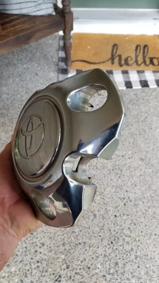 2001 2004 Toyota Tundra Chrome Silver Center Cap OEM FACTORY