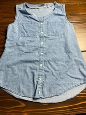 C.O.Z.Y Shirt, Women's Size Large, Blue, Chambray, Sleeveless, Button up