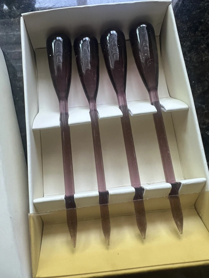 Pottery Barn Dusk VIDRIO SOPLADO PÚRPURA Selecciones de cócteles - Juego de 4 - Nuevo en caja Foto 2 de 4