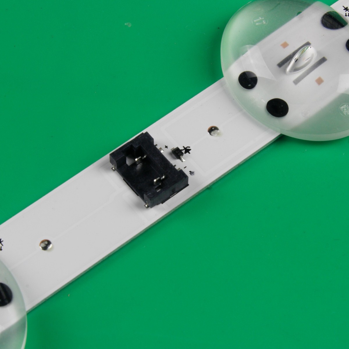 Kit/4pcs LED Strips For LGIT Y19 55UM73/75 REV05 55UN7300AUD