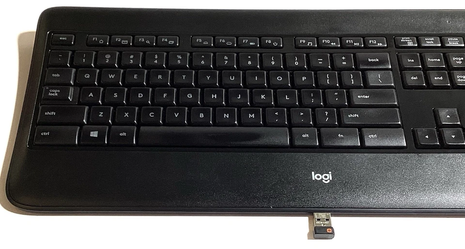 Teclado iluminado inalámbrico Logitech K800 Y-R0011 con dongle funciona con AA BATT Foto 2 de 4