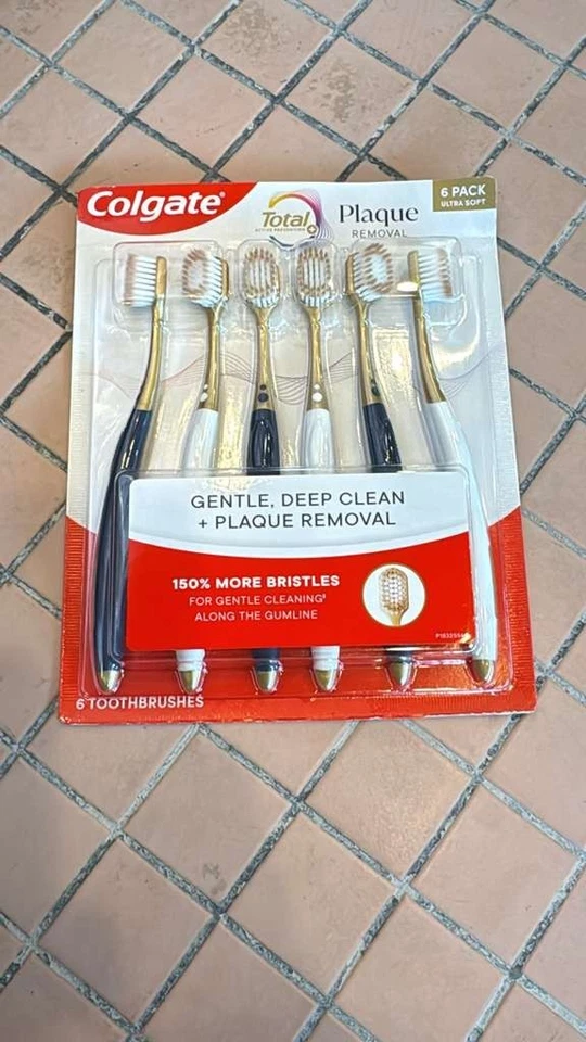 Colgate Total Plaque Removal Manual Toothbrush Ultra Soft (6 Pack) - Image 1 of 3