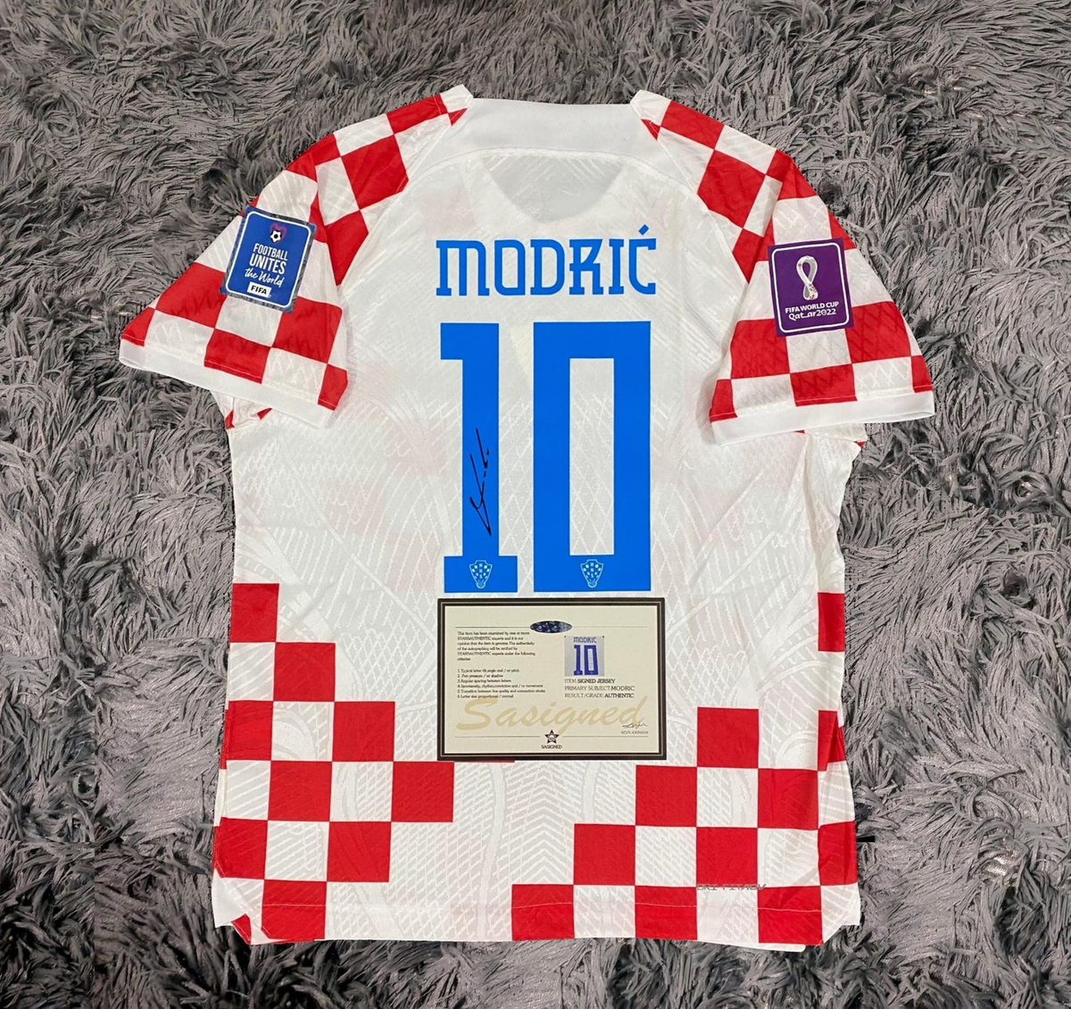 モドリッチ 10 FIFAワールドカップ2022 ユニホーム Luka Modric PRINTED Signature Croatia 21/22 World Cup Home Jersey
