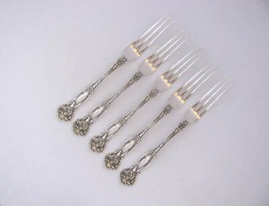 5-WALLACE-Sterling-CARNATION-Strawberry-Fork-4-1-4-034-L-No-Mono