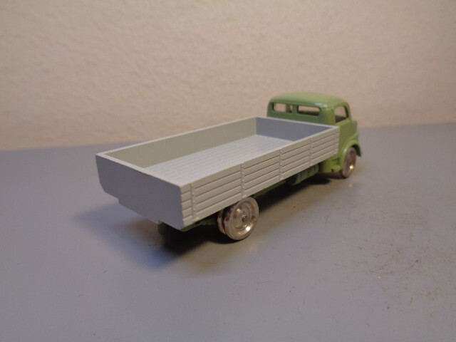 Picture 2 of 8