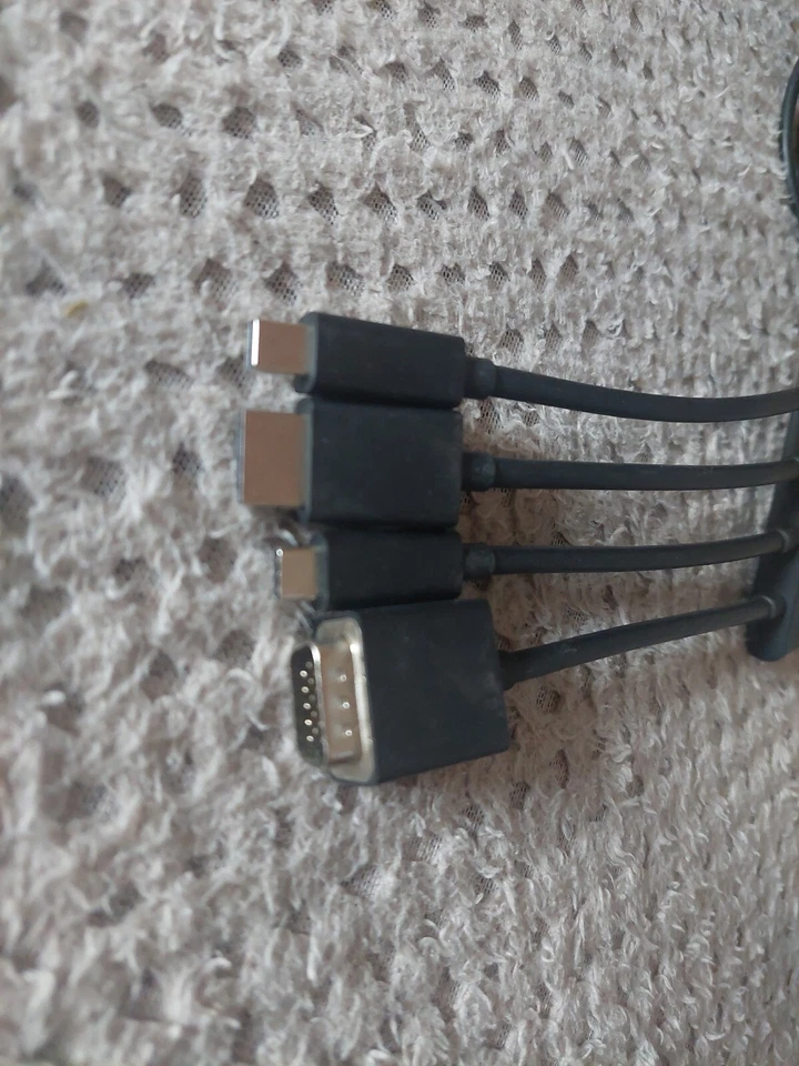 Belkin MULTI INPUT DISPLAY ADAPTER :: B2B166 (Cables > Video Cables) - Image 2 of 3