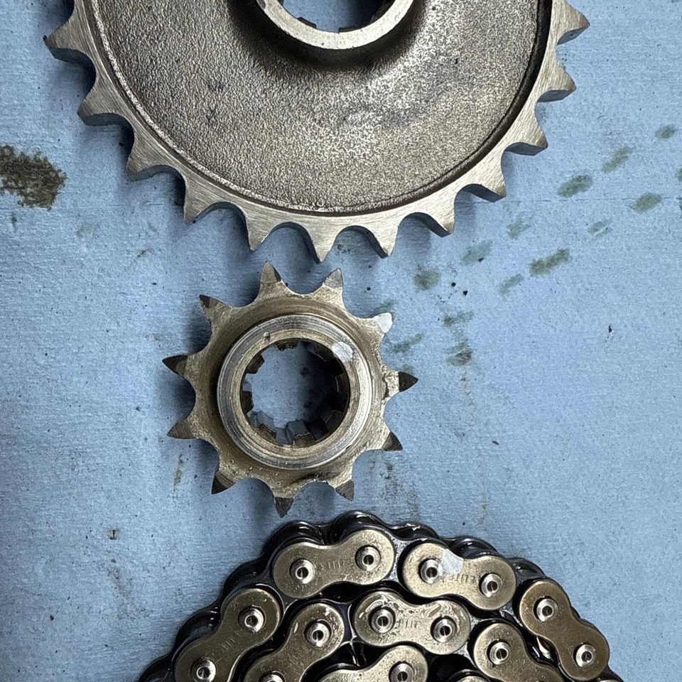1968 Ski-Doo Super Olympique 370 Vintage snowmobile Chain Case Sprockets Chain - Image 3 of 4