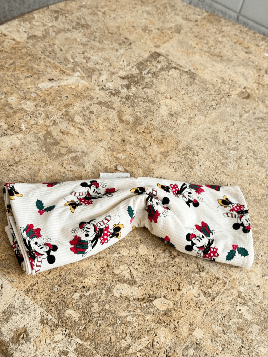 Disney Blanket Minnie Mouse Holiday Edition Ribbed Stretchy Posh Peanut