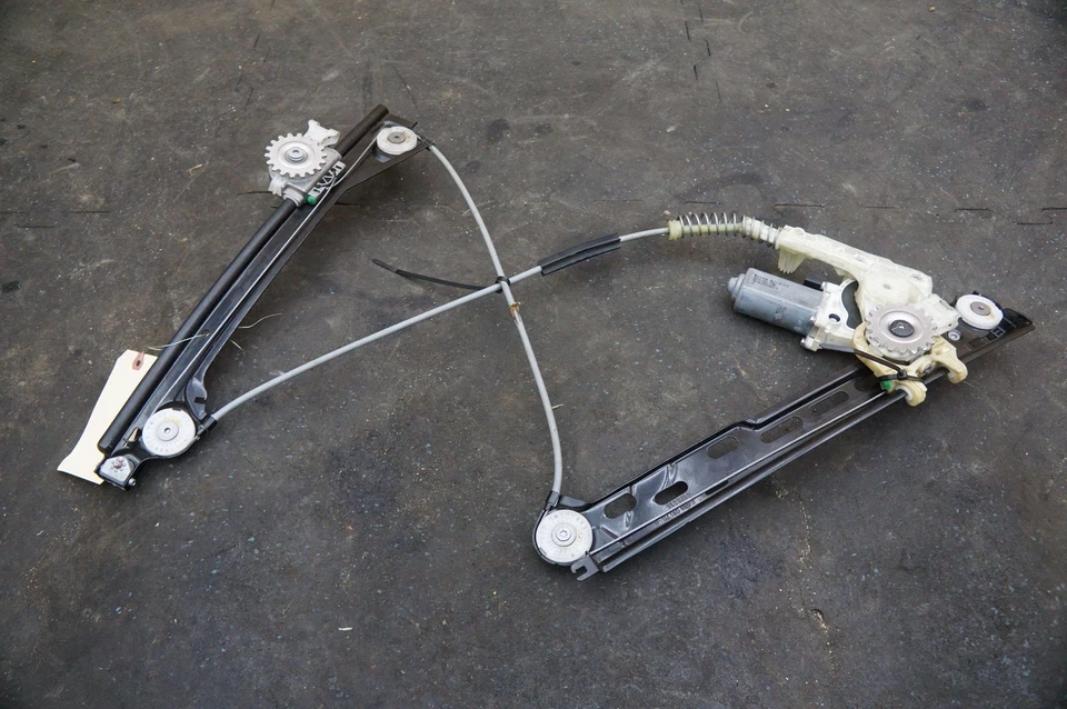 Регулятор левого окна двери мотор в сборе Porsche Cayman Boxster 13-19 911 12-16 - Изображение 2 из 4