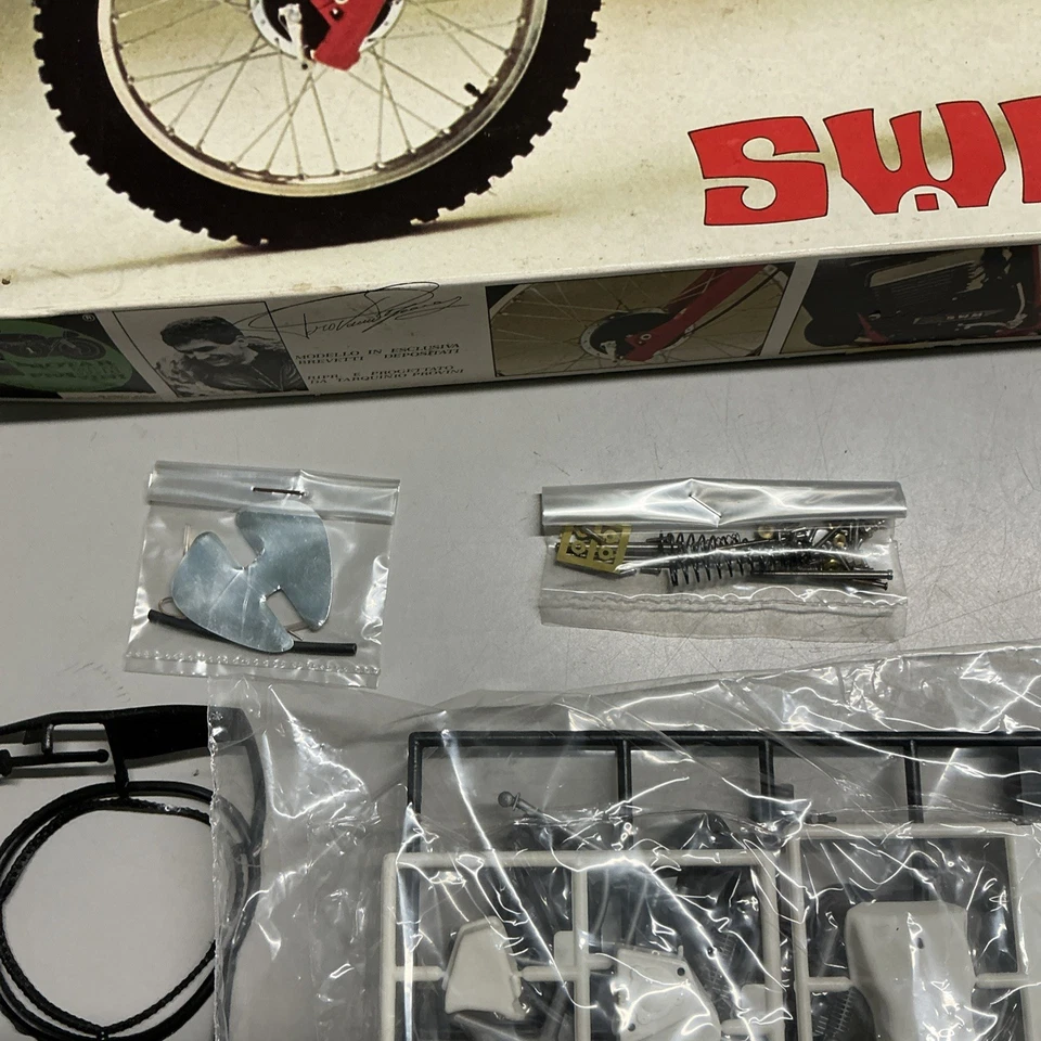 SWM R.S. 250 M.C. PROTAR 1/9 Modellino Collezione IN PLASTICA | NUOVO | moto - Immagine 4 di 4