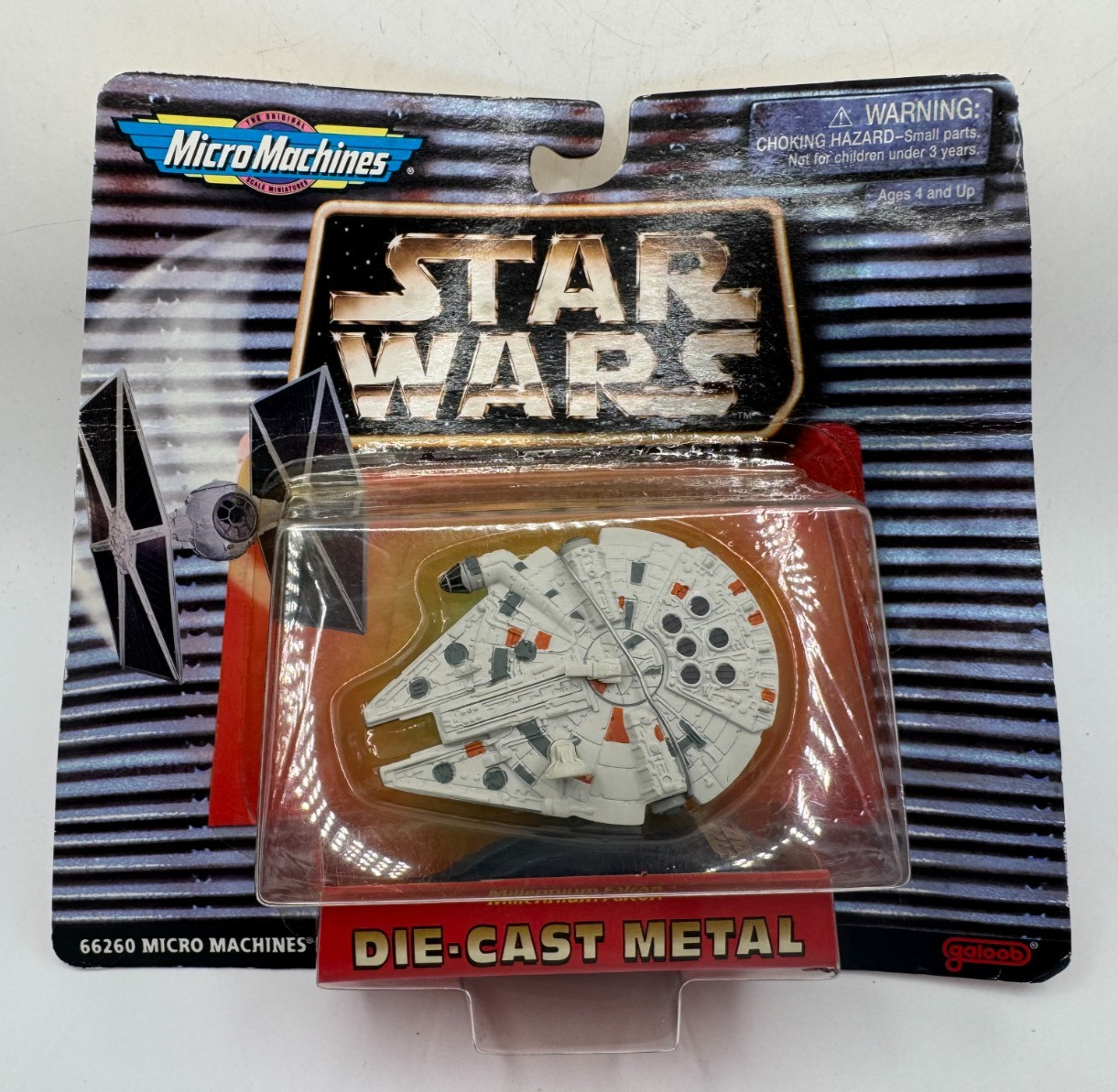 NEW 1996 STAR WARS Micro Machines Millenium Falcon Ship Galo