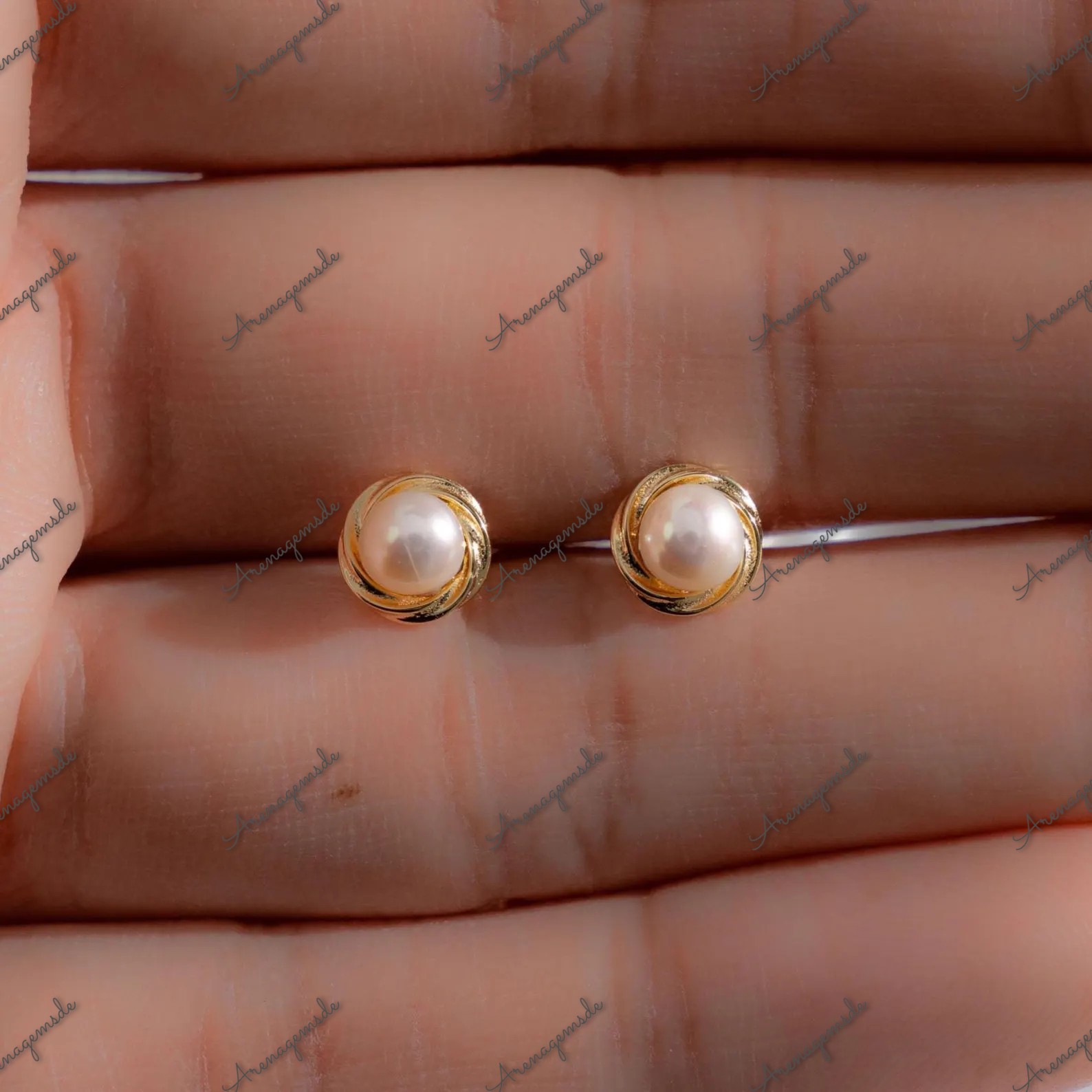 Aretes Tipo Stud Perla Natural Redonda Chapado Dorado 925 Plata de Ley