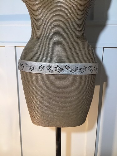 Vintage Betsy Johnson Gold Silver Rose Cut Belt Large Gliver - Picture 3 of 6