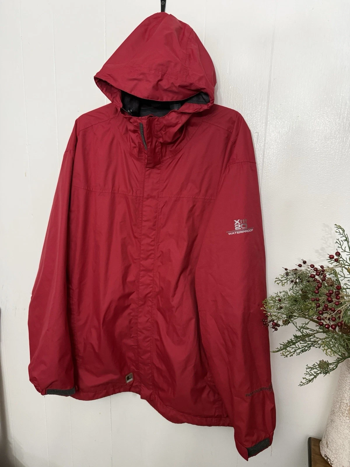 Free Country X20 Waterproof XL Red Hooded Jacket Hiking Travel Everyday