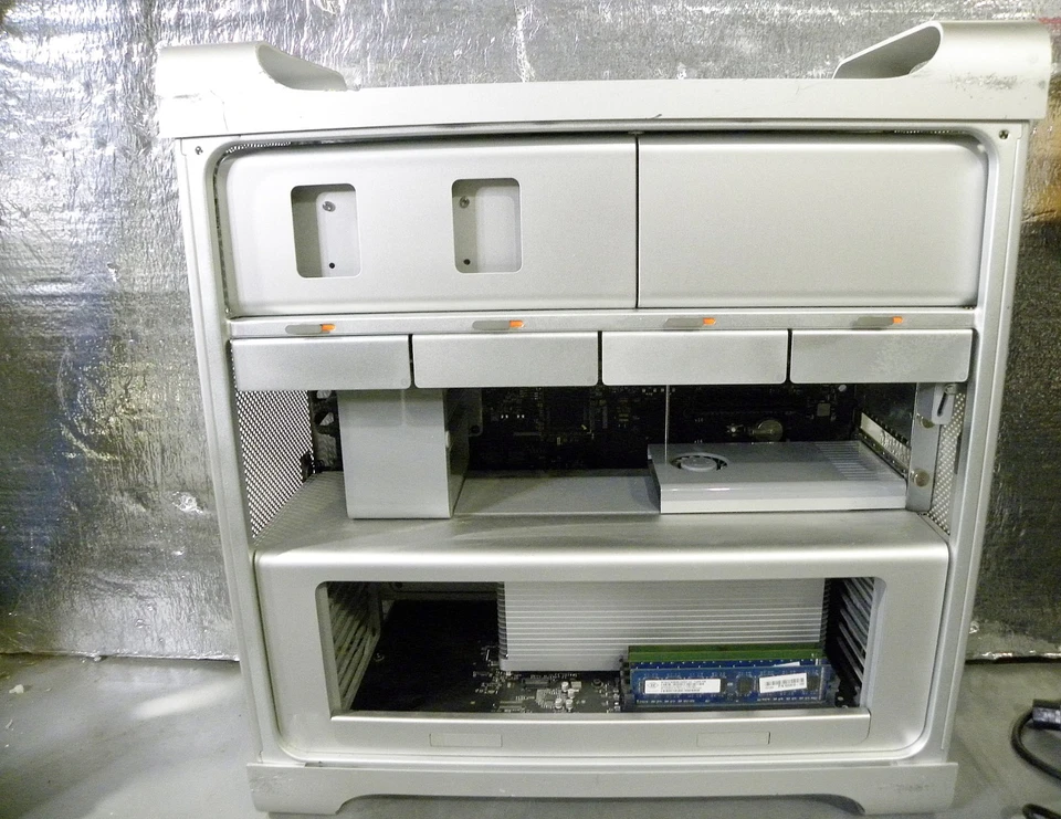 Apple A1186 Mac Pro  4,1   2.93ghz Quad Core  16GB RAM  2-1TB HDs  Tested - Image 2 of 4