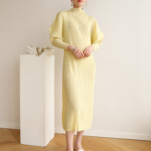 turtleneck pleated dress TURTLENECK COLLAR PLEATED WAIST VELVET GOWN | CULT MIA