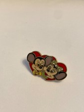 DISNEY MICKEY AND MINNIE IN 2 HEARTS OLDER PIN RARE