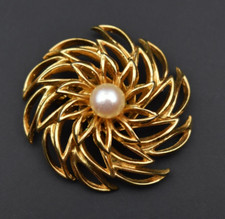 Vintage Pearl circle brooch gold, large lotus brooch, fancy flower lapel pin