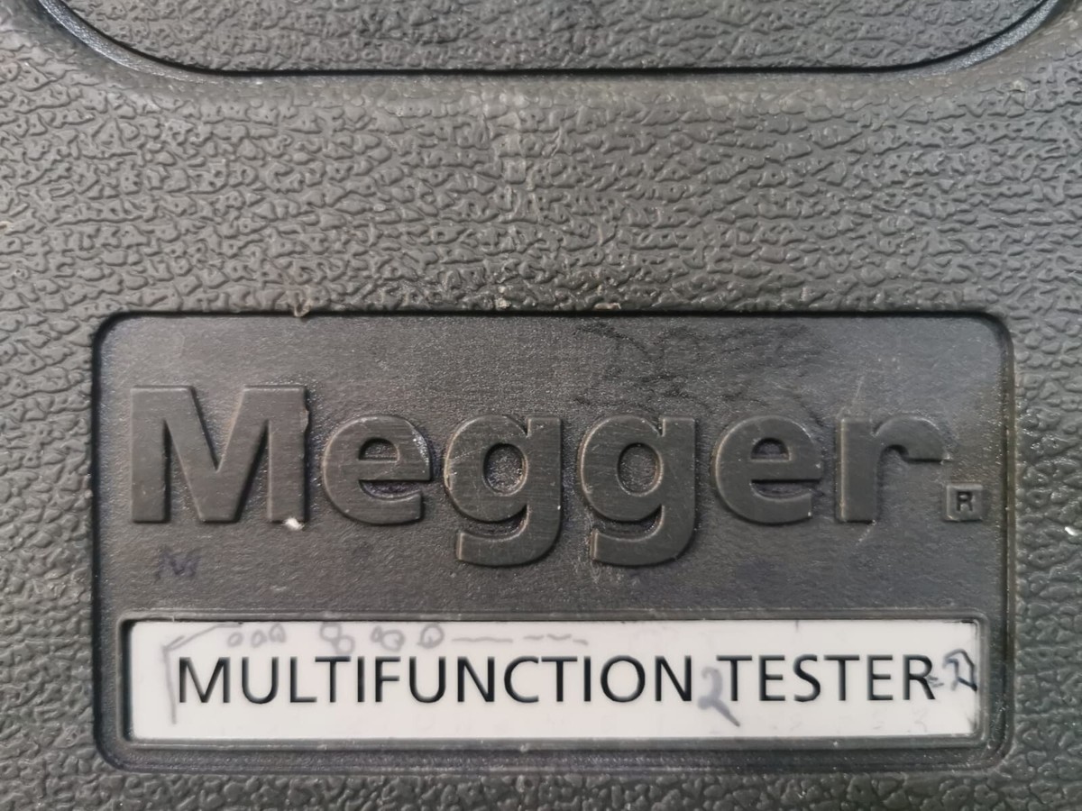MEGGER MFT1735 - MULTIFUNCTION TESTER- DAMAGED CASE LOCK | eBay