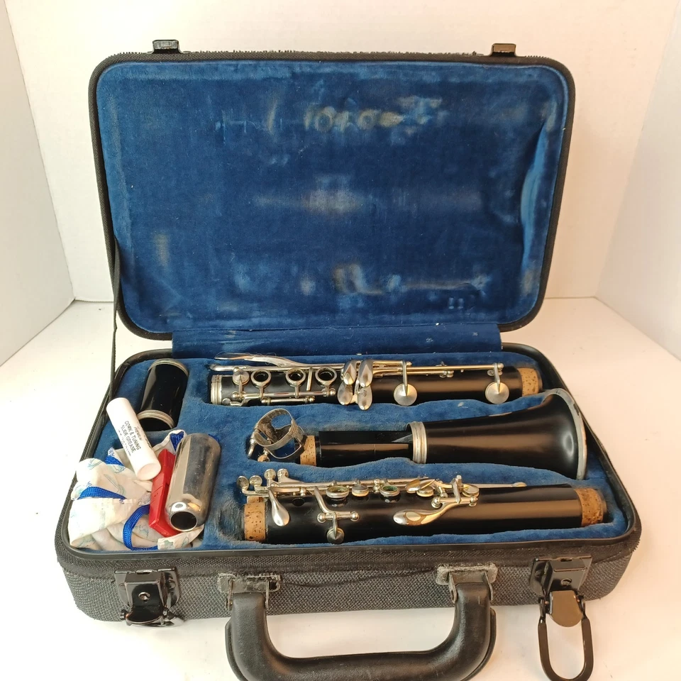 Clarinete Buffet Crampon con Estuche Hecho en Alemania Sin Probar Foto 2 de 4