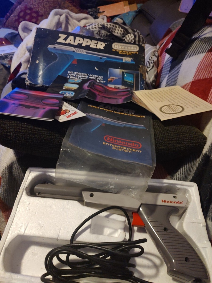 その他 NES Zapper Amazon.com: ZAPPER GUN FOR NINTENDO NES ZAPPER (ORANGE AND