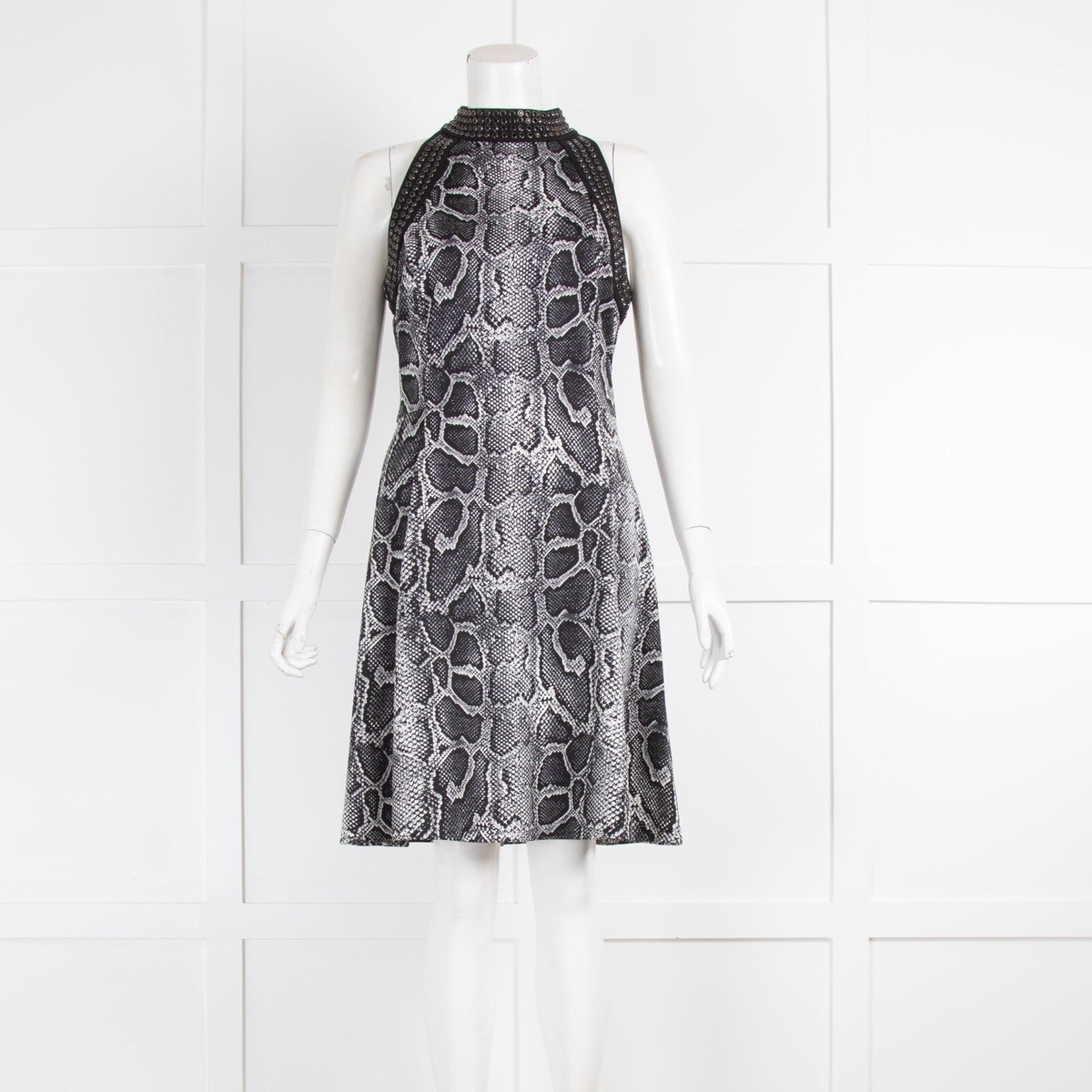 black long sleeve polka dot dress silk with White dots Evokes an ultra feminine Silhouette Bodycon Two-Tone White Lace Black Color:DG