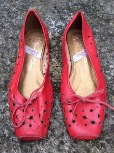 Zapatos Dorothy Rojo Charol ♥ Zapatos Artesanales ♥ Hola Coqueta