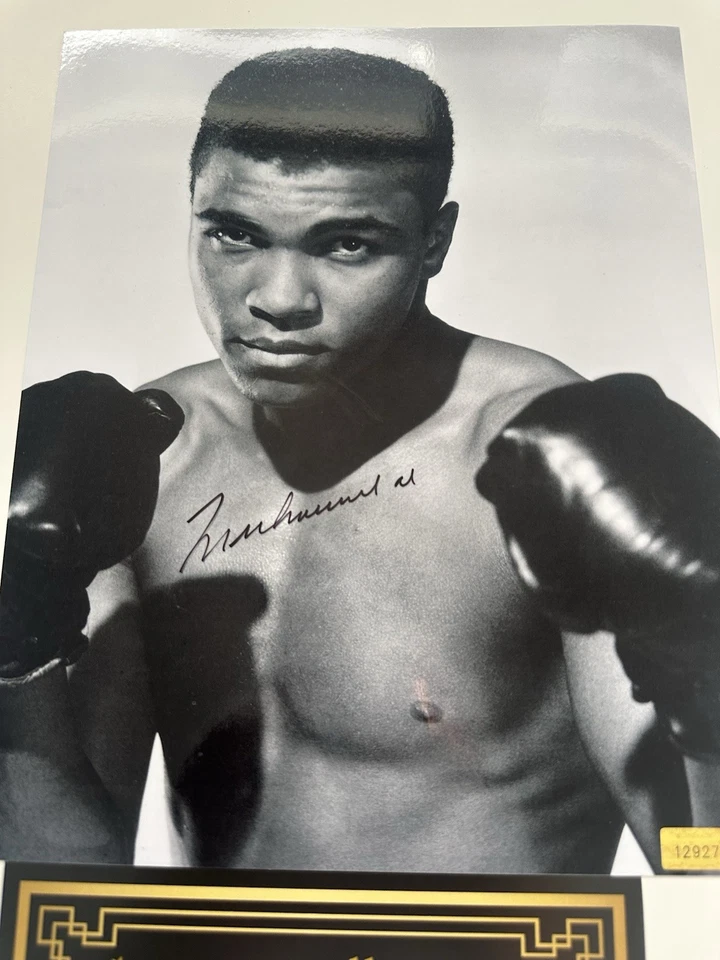 Foto firmada por Muhammad Ali con certificado de autenticidad leyenda Foto 2 de 4