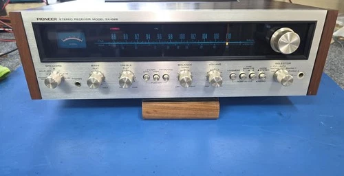 Pioneer SX-626 Vintage Stereo Receiver Amp . Serviced and Cleaned