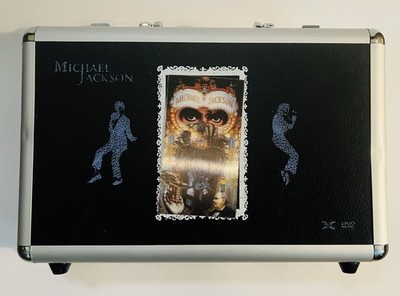 Michael Jackson The Ultimate Collection Deluxe Trunk Case   1 -32* (see descrip)