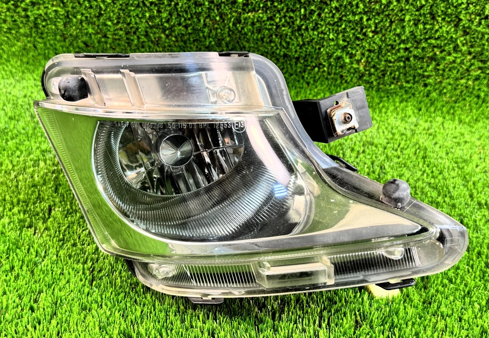 Par de luces antiniebla izquierda y derecha Lexus LS600H LS600HL 2010-2012 usadas de fábrica OEM Foto 3 de 4