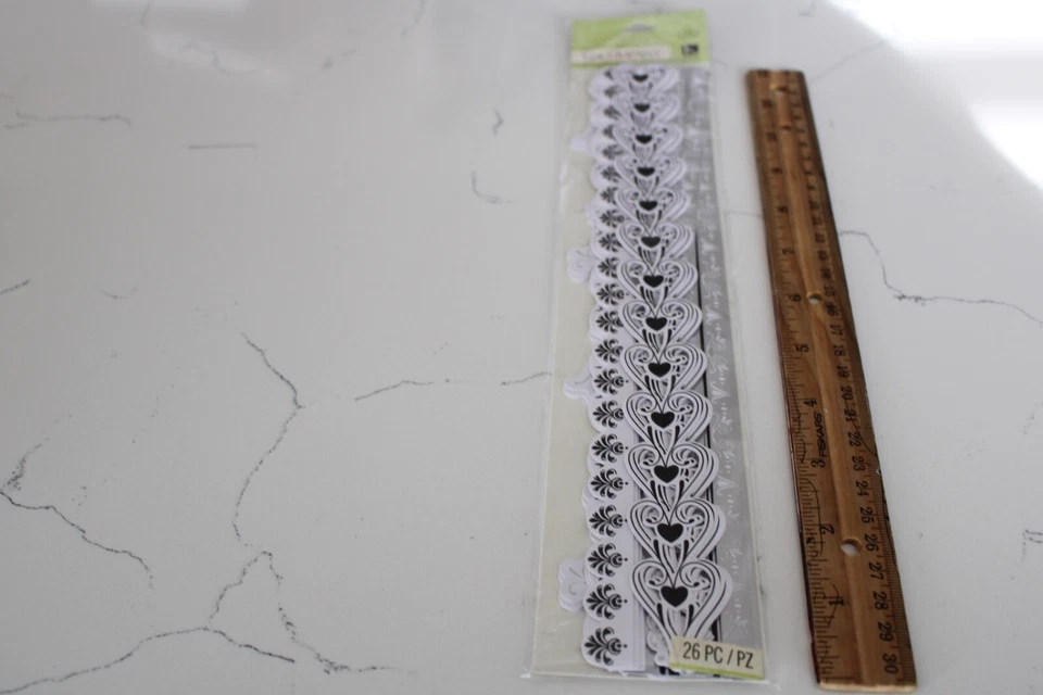 Álbum de recortes K&Company Frises Elegance adhesivo negro/blanco/plateado borde corazones Foto 4 de 4