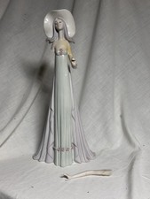 DAMAGED Lladro THE DEBUTANTE 1431 NO BOX