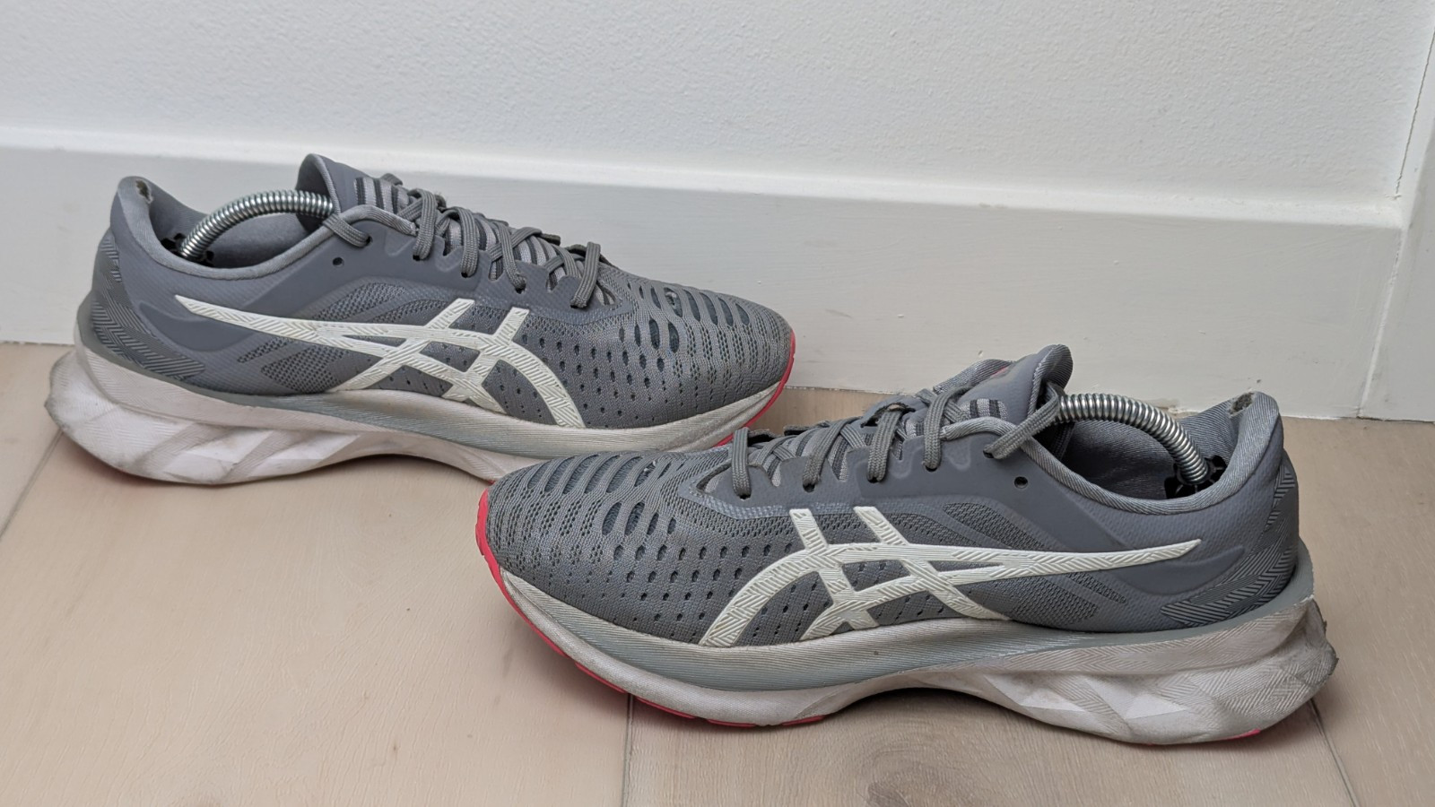 Asics Novablast Running Sneakers Shoes Sheet Gray White 1012A584 Womens Size 8 thumbnail 3