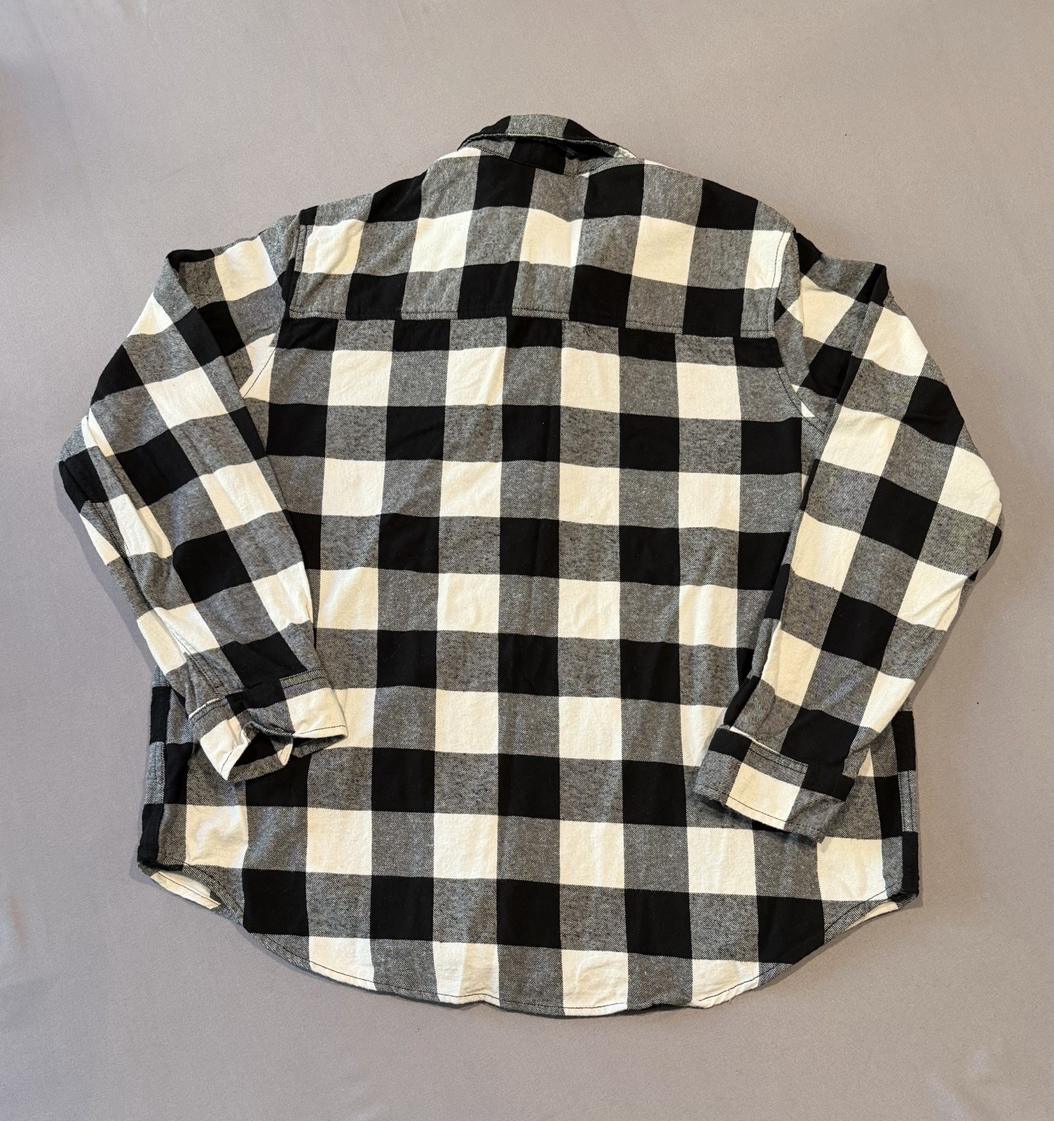 Women’s Universal Thread Flannel Button Down Shir… - image 2