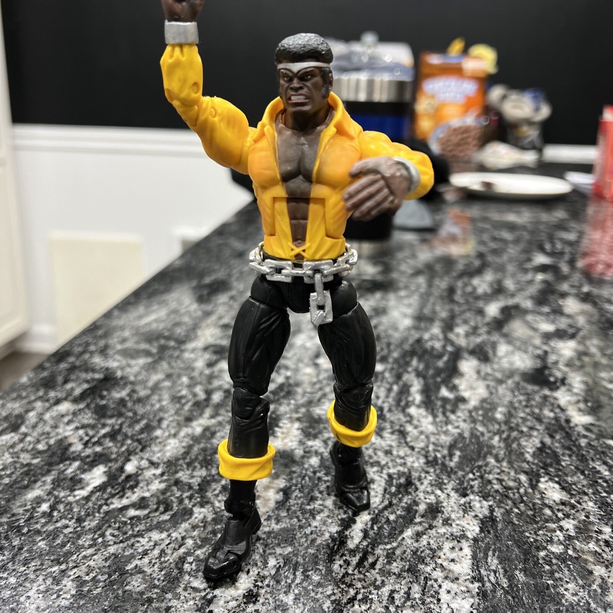 Marvel Legends Luke Cage Power Man 6