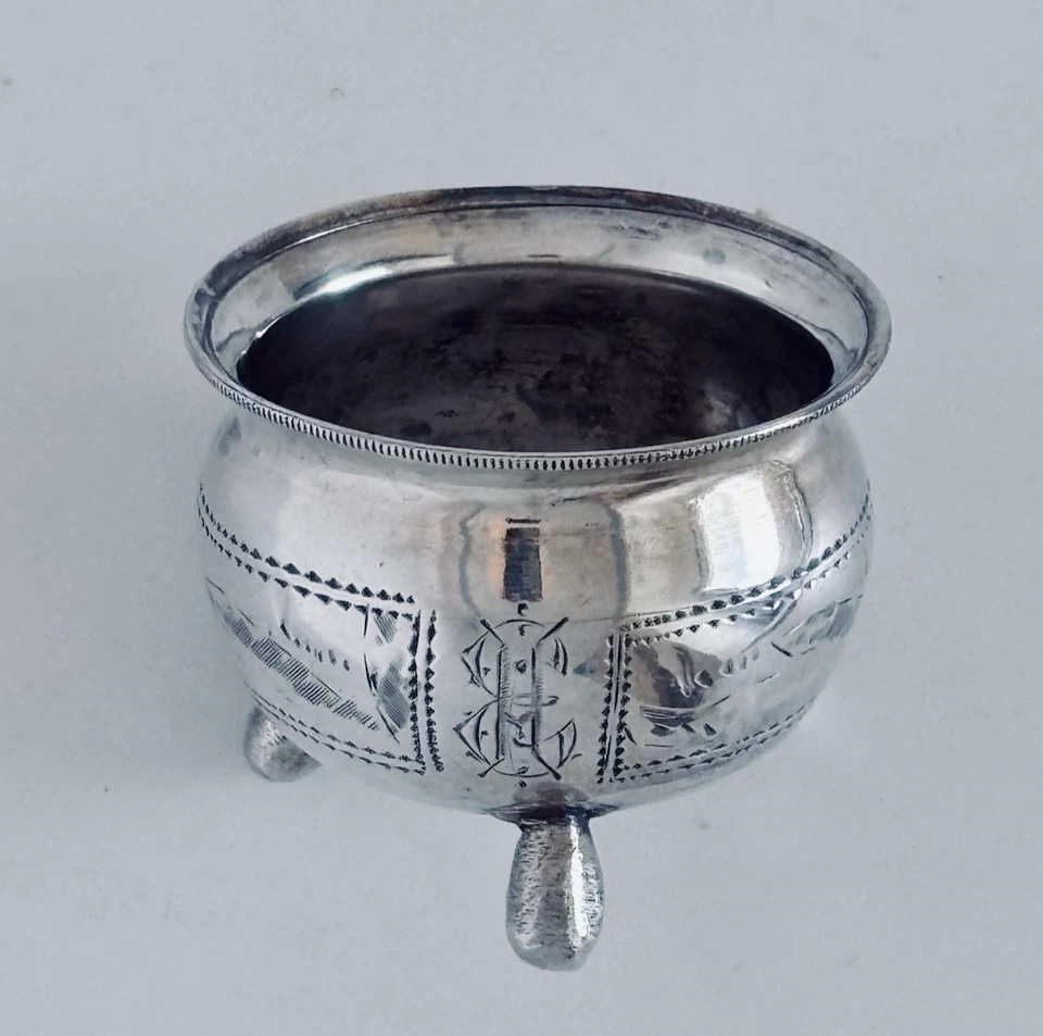 Antigua salina rusa 84 Zolotnik con patas grabada en plata totalmente sellada Foto 3 de 4