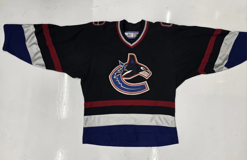Vintage Vancouver Canucs Roberto Luongo  Reebok Center Ice Jersey Sz 46 - Image 2 of 4