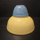 Vtg PYREX Blue #401 - 1.5 Pt. And Yellow #404 - 4Qt  Primary Color Mixing Bowls