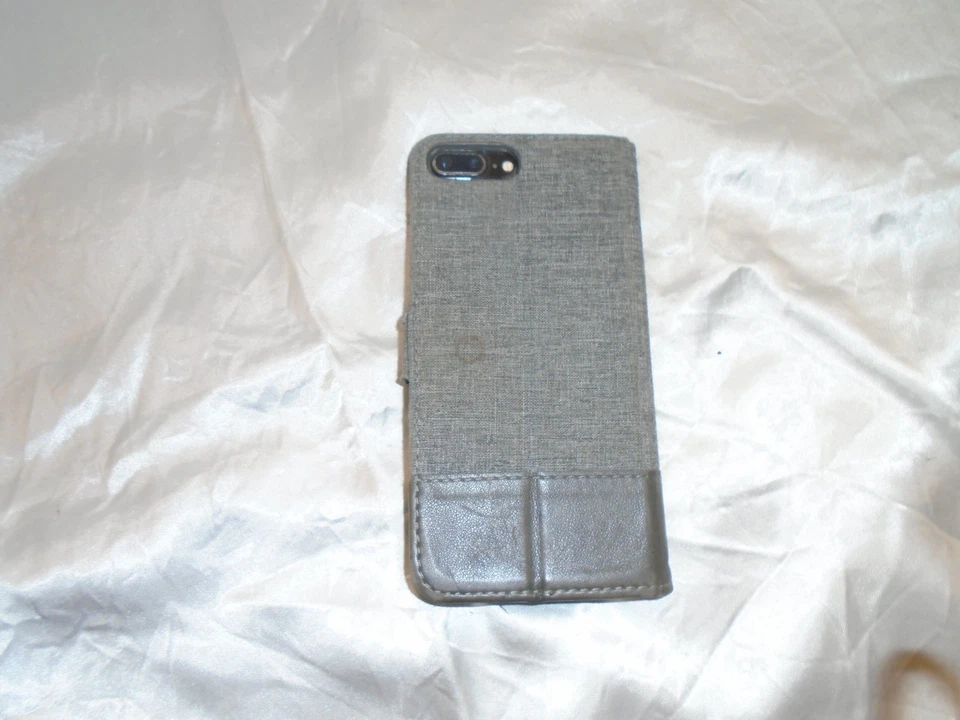 Apple iphone 7 plus and Apple watch series 4 bundle - Image 3 of 4