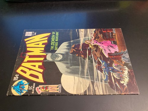 Batman #227 (DC/1970) *Key Issue—Iconic Adams Cover!* (FN+/FN++) - Bild 4 von 13