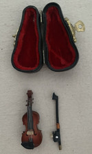 Dollhouse 3  Miniature Violin w/Bow  Case