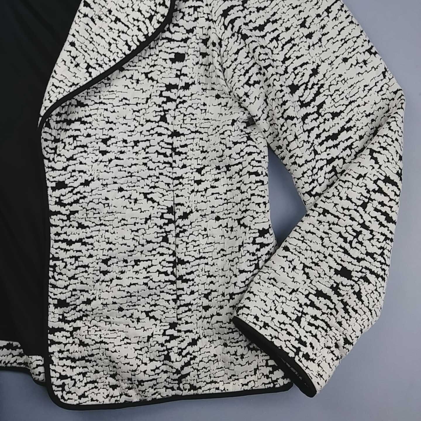 CK Calvin Klein Buttonless Topper Jacket White/Bl… - image 5