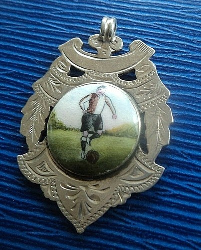 Charm Pandora scintillante a forma di pallone da calcio - Italia