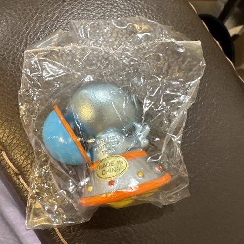Vintage 1997 Fame Master Alien Figure In Capsule Original - Picture 2 of 5