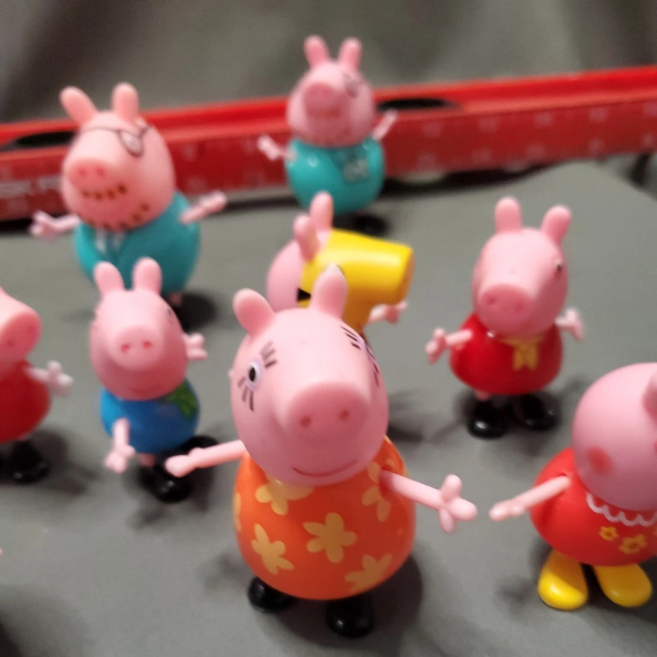 Figuras de Peppa Pig ~ Amigos y familiares. Lote de 10/usados Foto 4 de 4