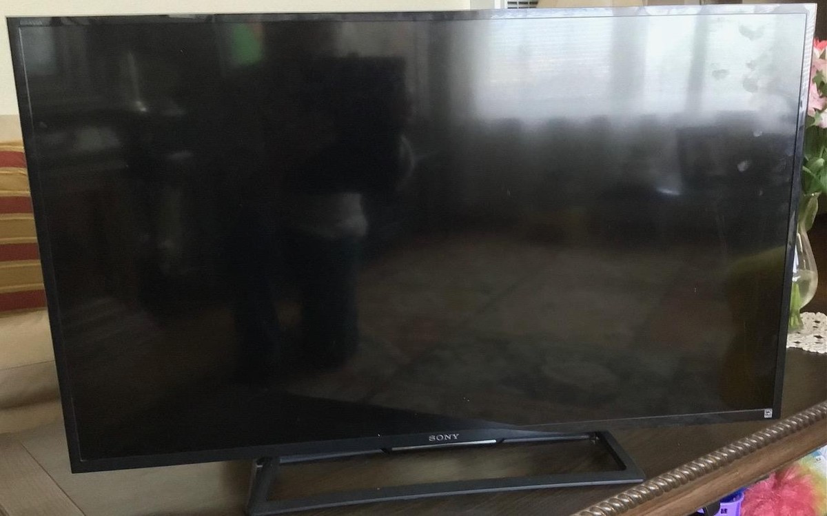 2015 Sony 40-Inch 1080p Smart LED TV - Local Pick Up Only (KDL