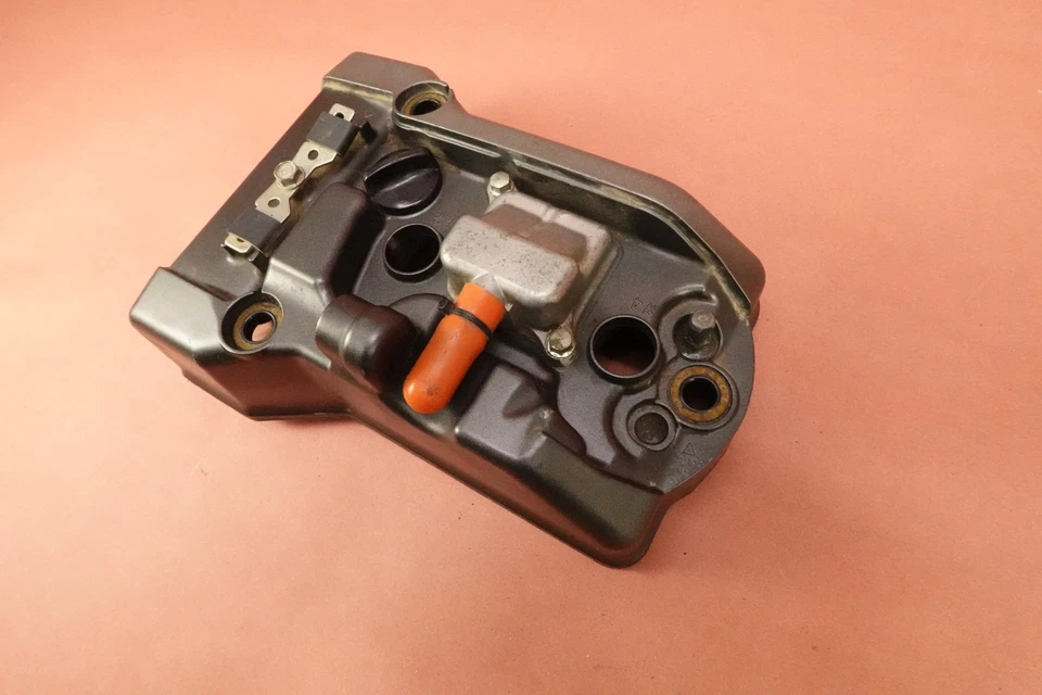 03-10 CUBIERTA BASCULANTE CULATA MOTOR DERECHO HONDA ST1300 Foto 2 de 4